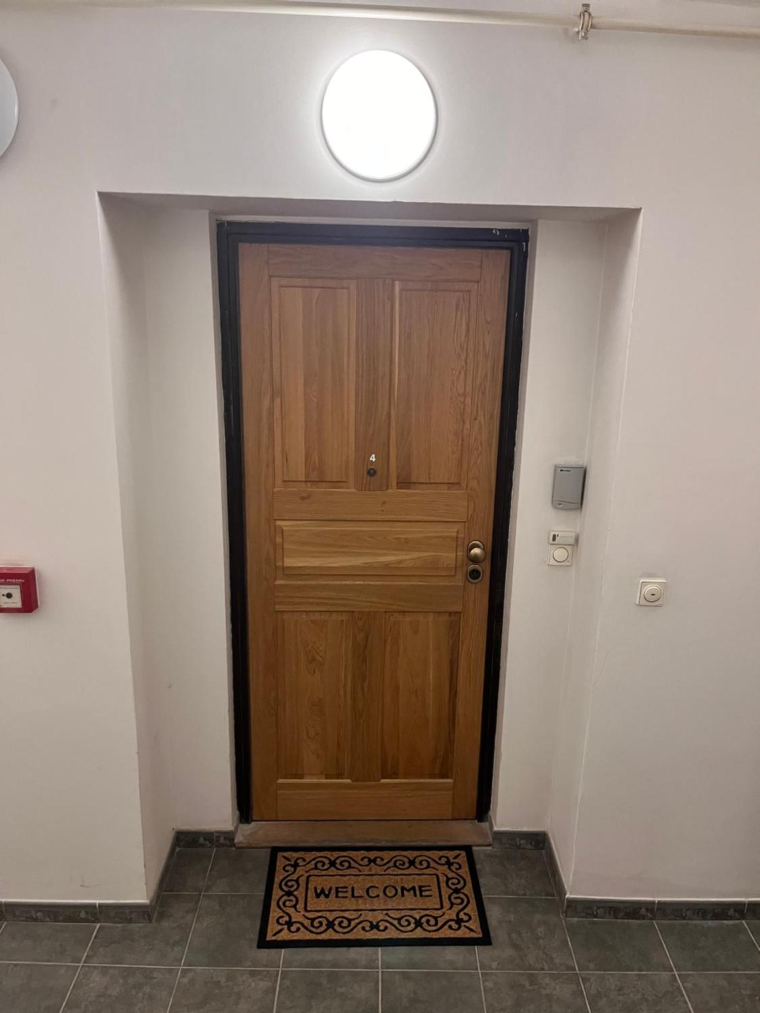 City Centre Apartment With Parking Прага Екстер'єр фото